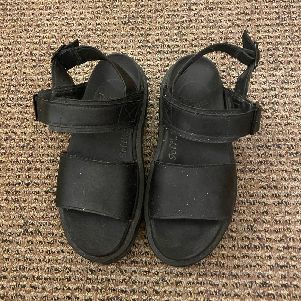 Dr Marten Voss Sandals!!